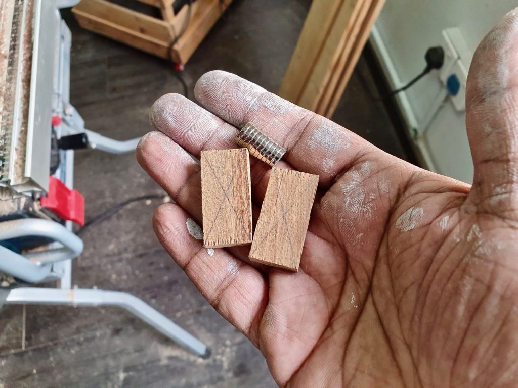 Making refrigerator magnets from wood