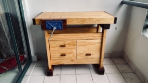 Woodworking Bench DIY with Drawers