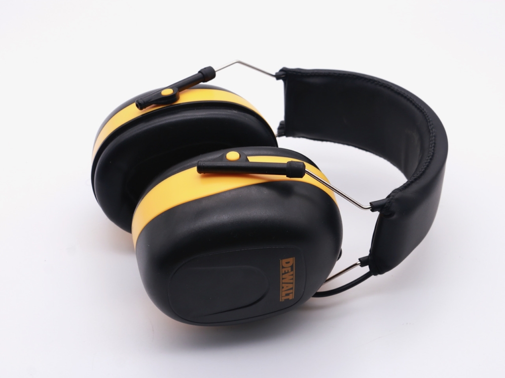 dewalt hearing protection headphones